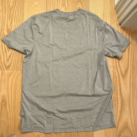 Tommie Copper Men’s CZ short sleeve V Neck t shirt Silver Heather - Picture 5 of 6